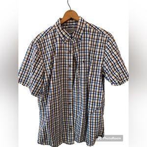 Carhartt Men’s Short Sleeve Button Down. Size LT. Great Condition!‎